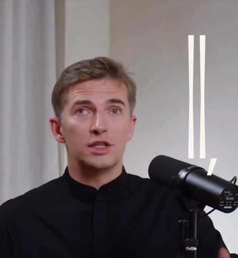 🤓Полагаем, это о том знаменитом интервью с «гигиеническим полиграфом»…