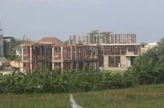 🤓На индонезийском острове Бали власти полностью запретили иностранцам оформлять землю на подставных местных жителей (схема pinjam nama), подписав Резолюцию № 4 от 2026 года