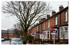 🤔В Великобритании количество предложений жилья достигло рекордного уровня за десять лет, но продажи остаются ниже недавних лет, включая 2021, 2022 и 2025 годы