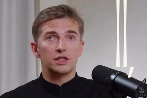 🤓Полагаем, это о том знаменитом интервью с «гигиеническим полиграфом»…