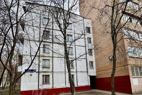 🤓Уродец с Амурской 46. Интересно, как могла возникнуть идея формирования этой дополнительной площади и как это было реализовано?