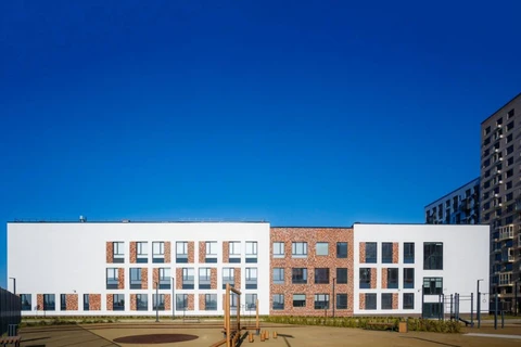 🏫 Новая школа в Ленинском округе откроется 1 сентября  В деревне Коробово построили современную школу на 1100 мест — первую в составе жилого комплекса «Горки Парк»1
